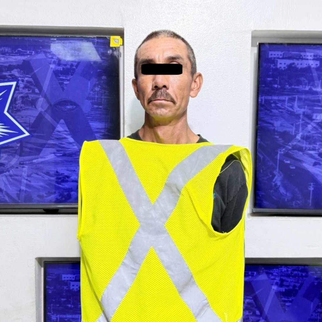 Detienen a hombre por incendiar vehículo